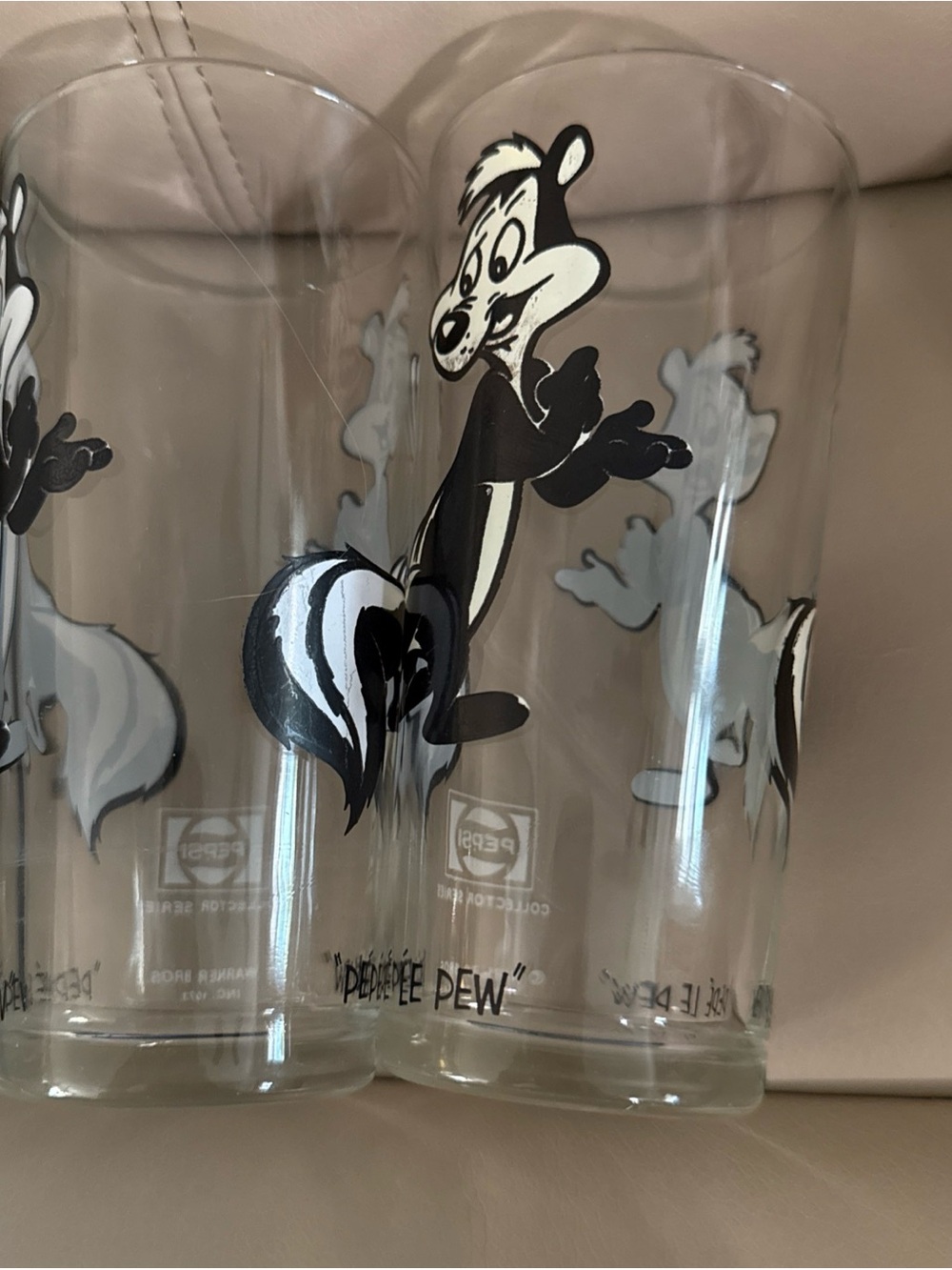 Pepe Le Pew Cartoon Glasses - Black & White Set of 2 Pepsi 1973 glasses - Picture 4 of 6